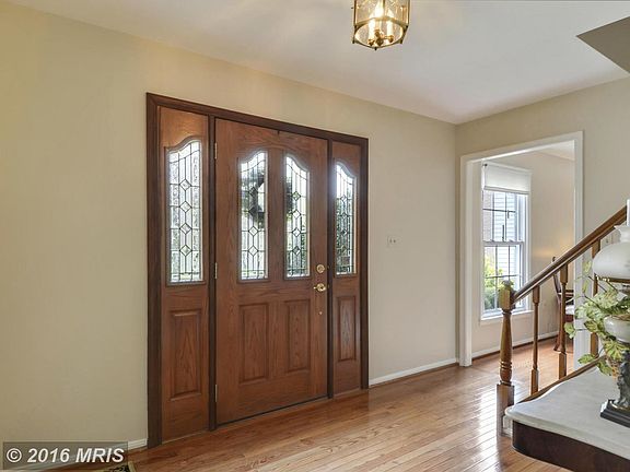 3rd image of 13 Bouldercrest Ct