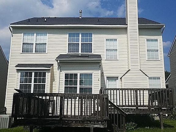 offering a 2-story foyer & FIN BSMT w/ HOME TH