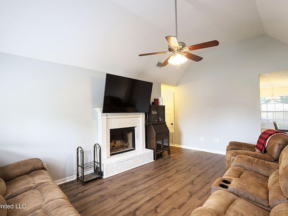 4th image of 14160 Poplar Ct