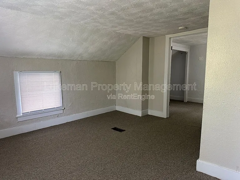1512 S Burdick St — Photo 8
