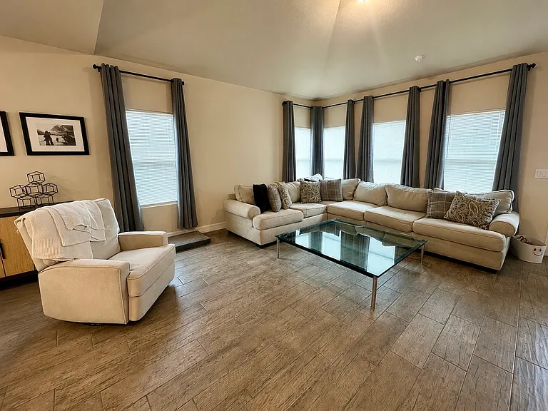 823 Lambshead Draw — Photo 7