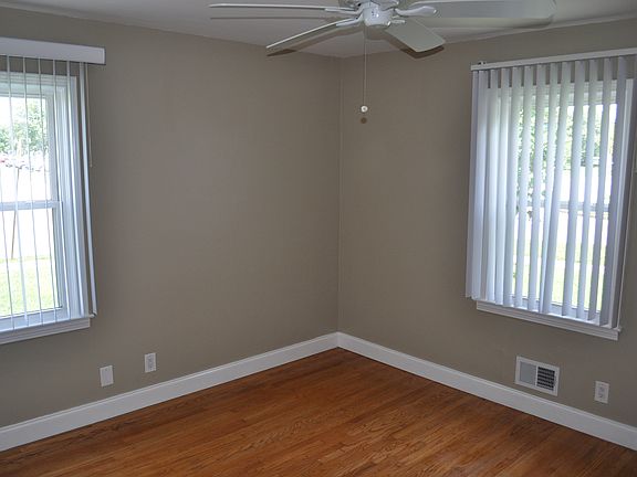 4th image of 2900 Abigail Dr APT 3