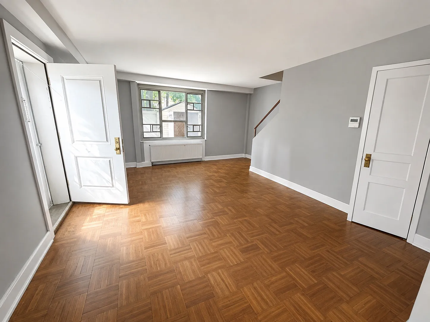 186th Ln, Fresh Meadows — Photo 4