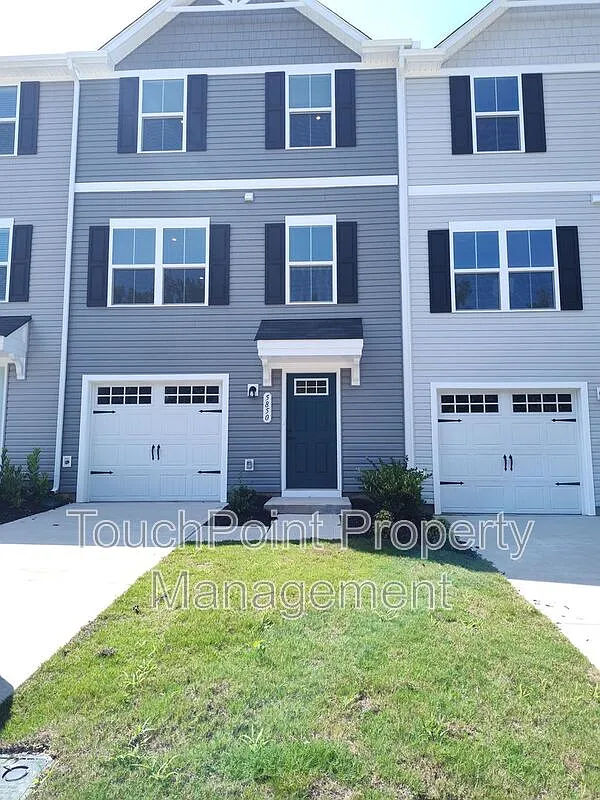 3 bed, 2.5 bath, 1576 sqft, $1,795 — Photo 1