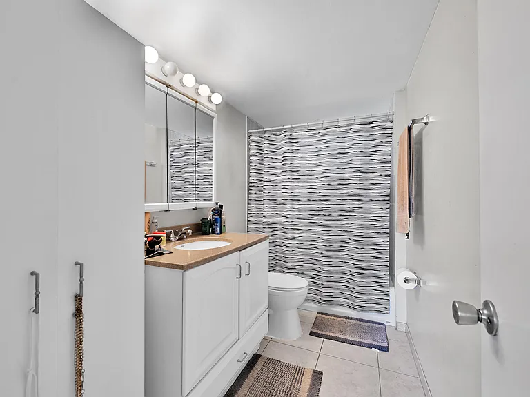 103 Royal Park Dr #2E — Photo 12