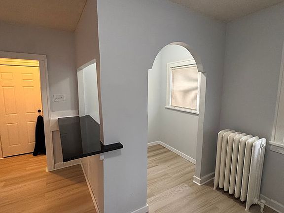 4th image of 1429 Knox Ave N #1431