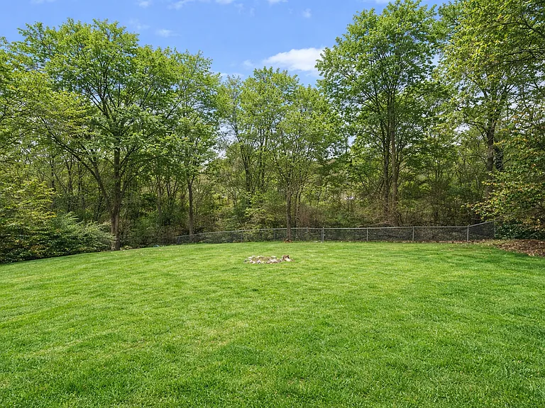 121 Jacksonian Dr — Photo 23