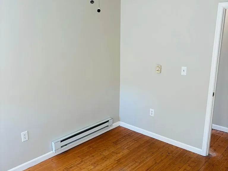 207 E Preston St — Photo 3