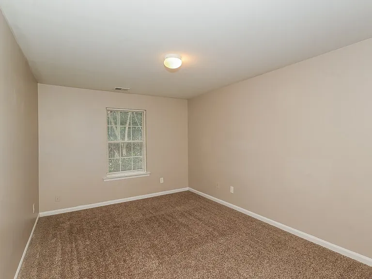 713 Celeste Ln SW — Photo 14
