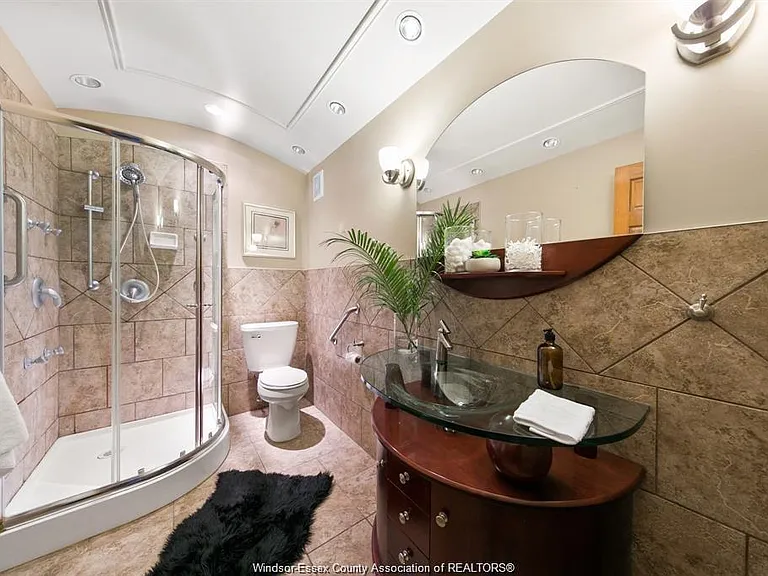 1550 Roxborough Blvd #LOWER — Photo 2