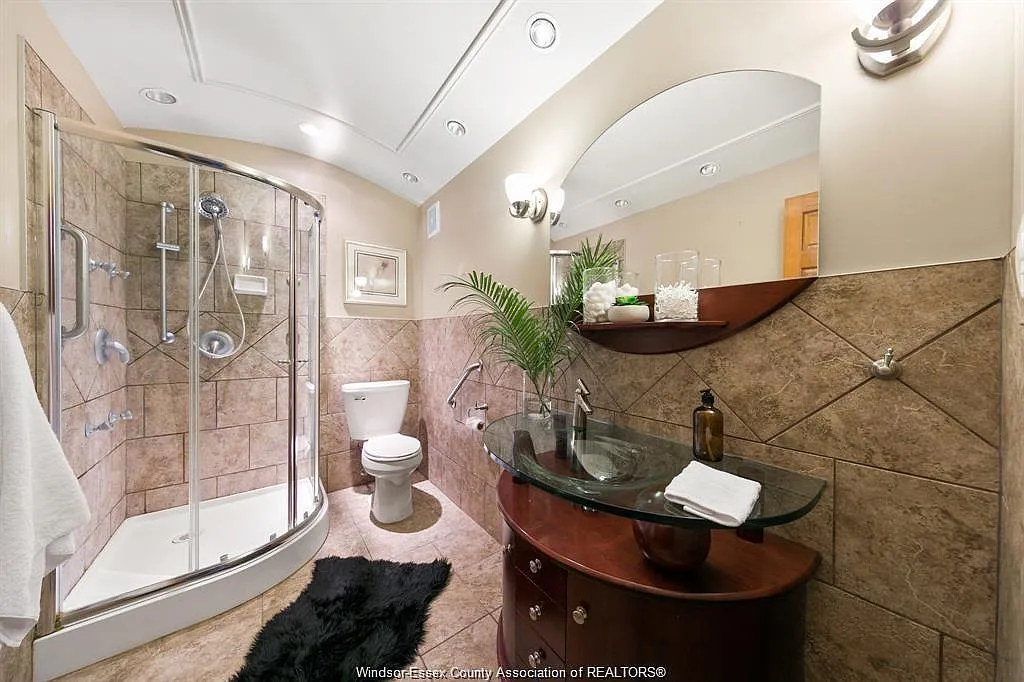 Building Photo - 1550 Roxborough Blvd #LOWER