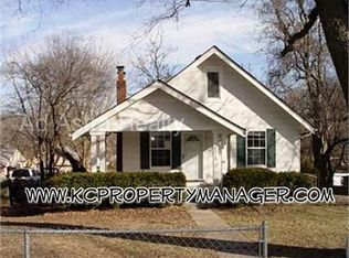 8215 Grand Ave, Kansas City, MO 64114