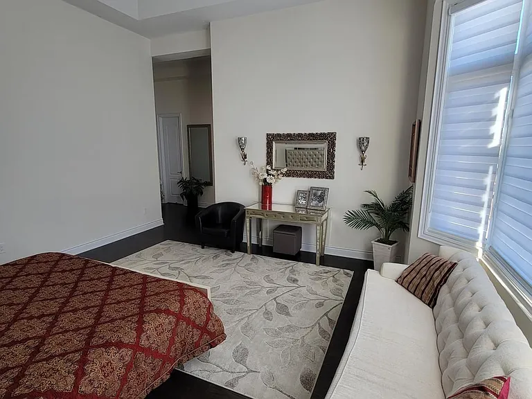 46 Black Diamond Cres — Photo 12