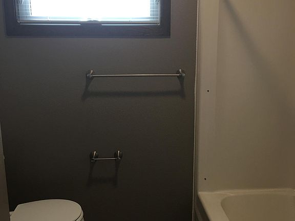 3rd image of 165 Prestien Dr APT 1F