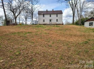 101 Knight Dr, Clyde, NC 28721