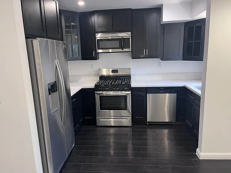 1253 Cypress Ave — Photo 8