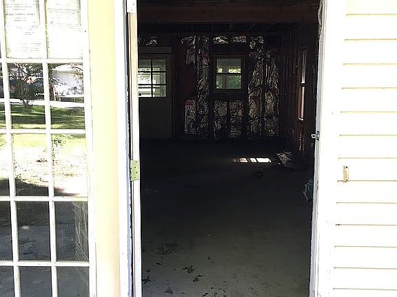 3rd image of 5963 Wallace Blvd