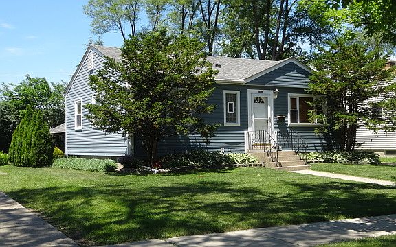 2nd image of 2074 Cedar St