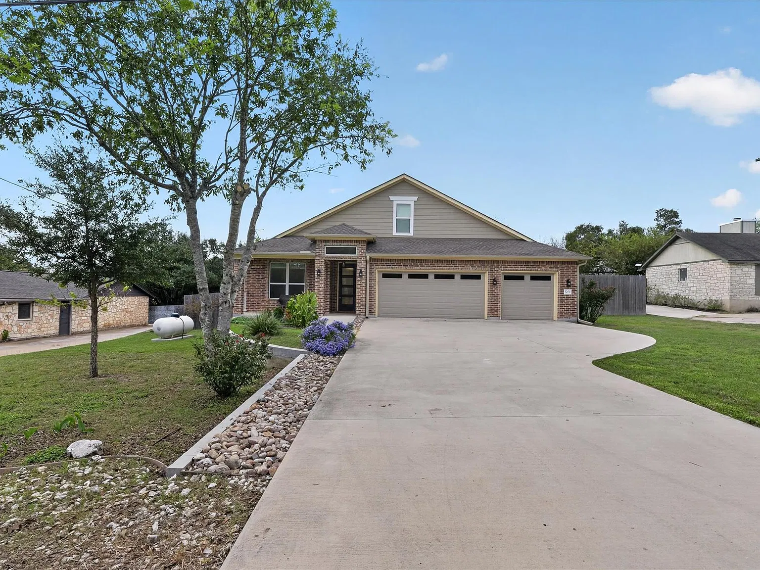 5 bed, 3.0 bath, 2783 sqft, $3,100 — Photo 4