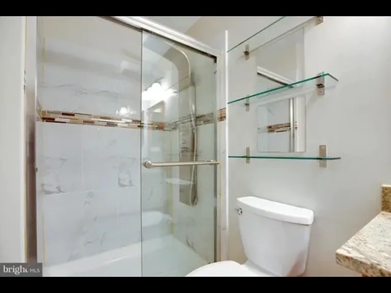 3015 Hickory Grove Ct — Photo 4