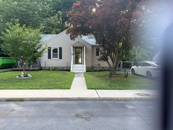 157 Sycamore St #1, Holyoke, MA 01040
