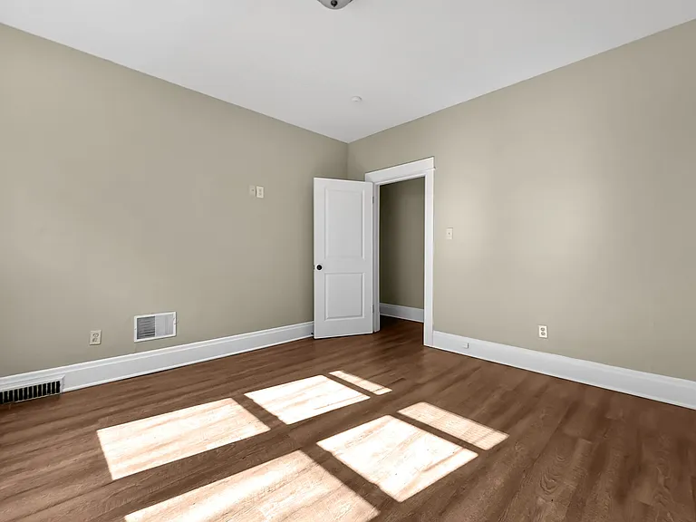 345 Chittenden Ave #D — Photo 2