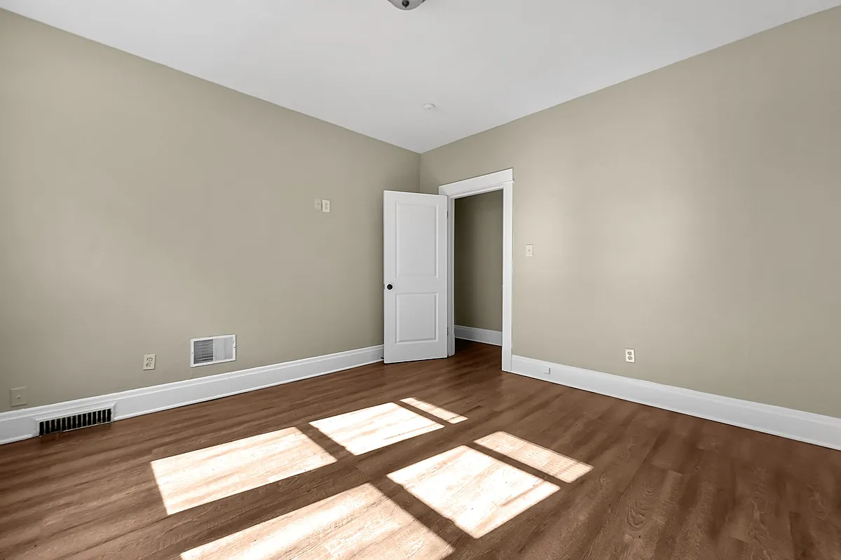 Building Photo - 345 Chittenden Ave #D