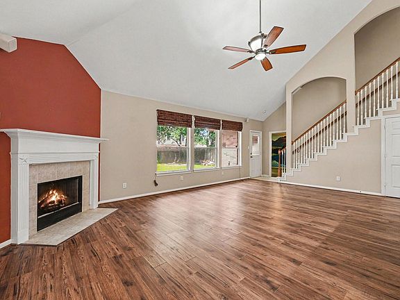 5th image of 5711 Shady Hollow Ct