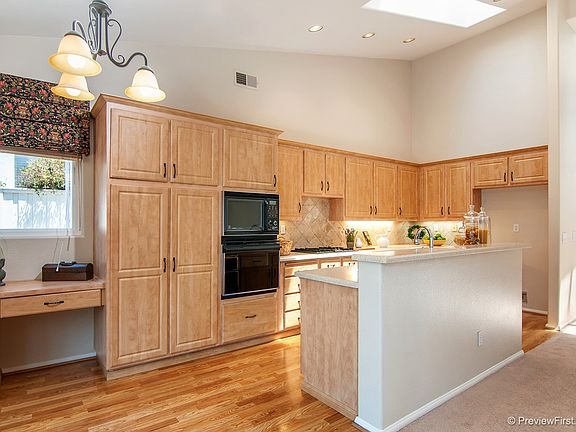 5th image of 4932 Amador Dr