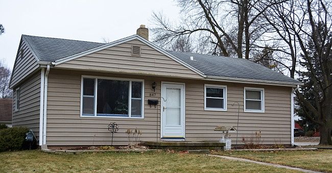 1st image of 847 W Grand Ave