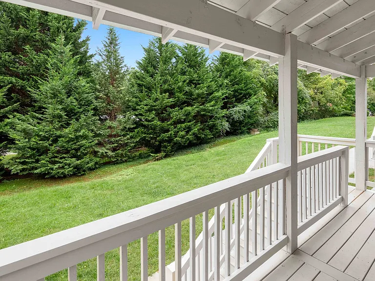8 Cottage Cove Ln — Photo 2