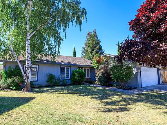 3rd image of 9806 Cobblestone Dr