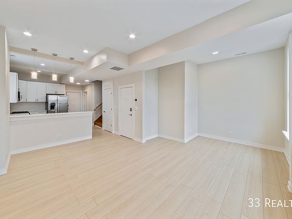 5th image of 1441 W Cortez St #3F