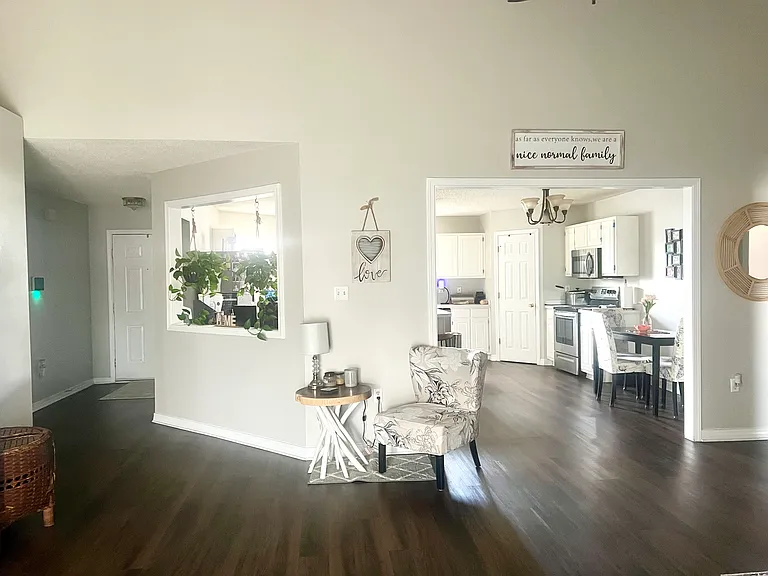 4731 Whitewater Ln — Photo 8