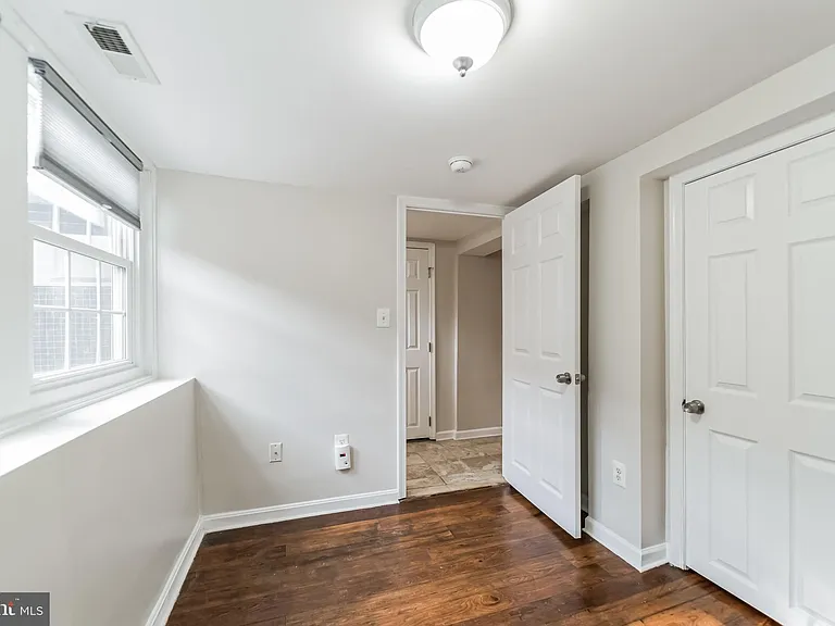 2411 N Capitol St NE #B — Photo 9