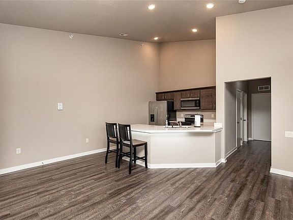 4th image of 2507 NE Oak Dr Unit 4