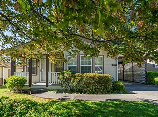 217 NW Creekside Dr, Grants Pass, OR