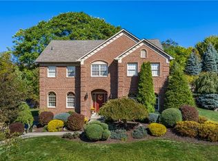 212 Valley View Dr, Mc Donald, PA 15057