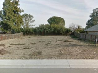 2065 N Castle Dr, Hanford, CA 93230