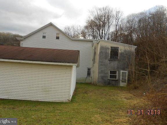5th image of 731 Water St