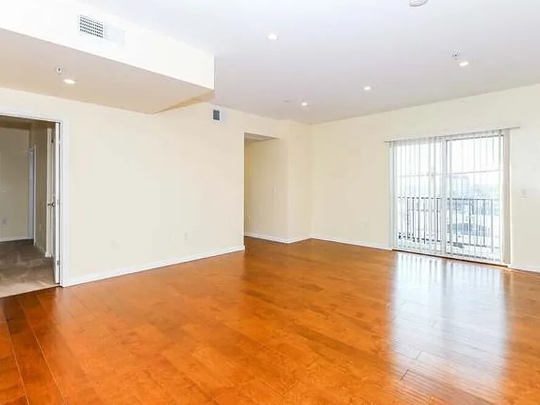 155 S Oxford Ave #203 — Photo 4