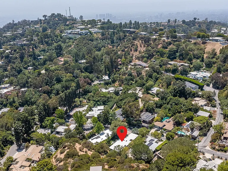 8967 Wonderland Park Ave — Photo 62