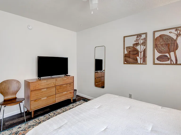 423 Pacific Ave SW — Photo 9