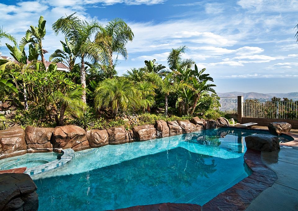 Pool & Spa