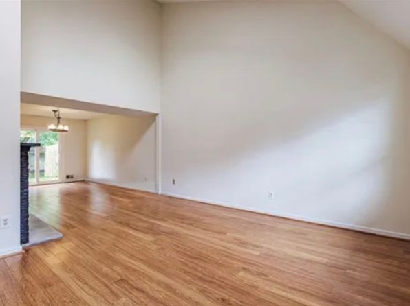 1039 Cunningham Dr