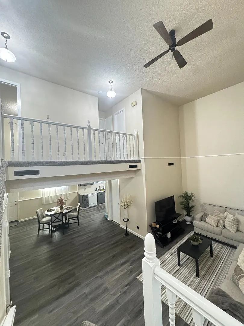 2614 N Fleming St - 01 — Photo 1