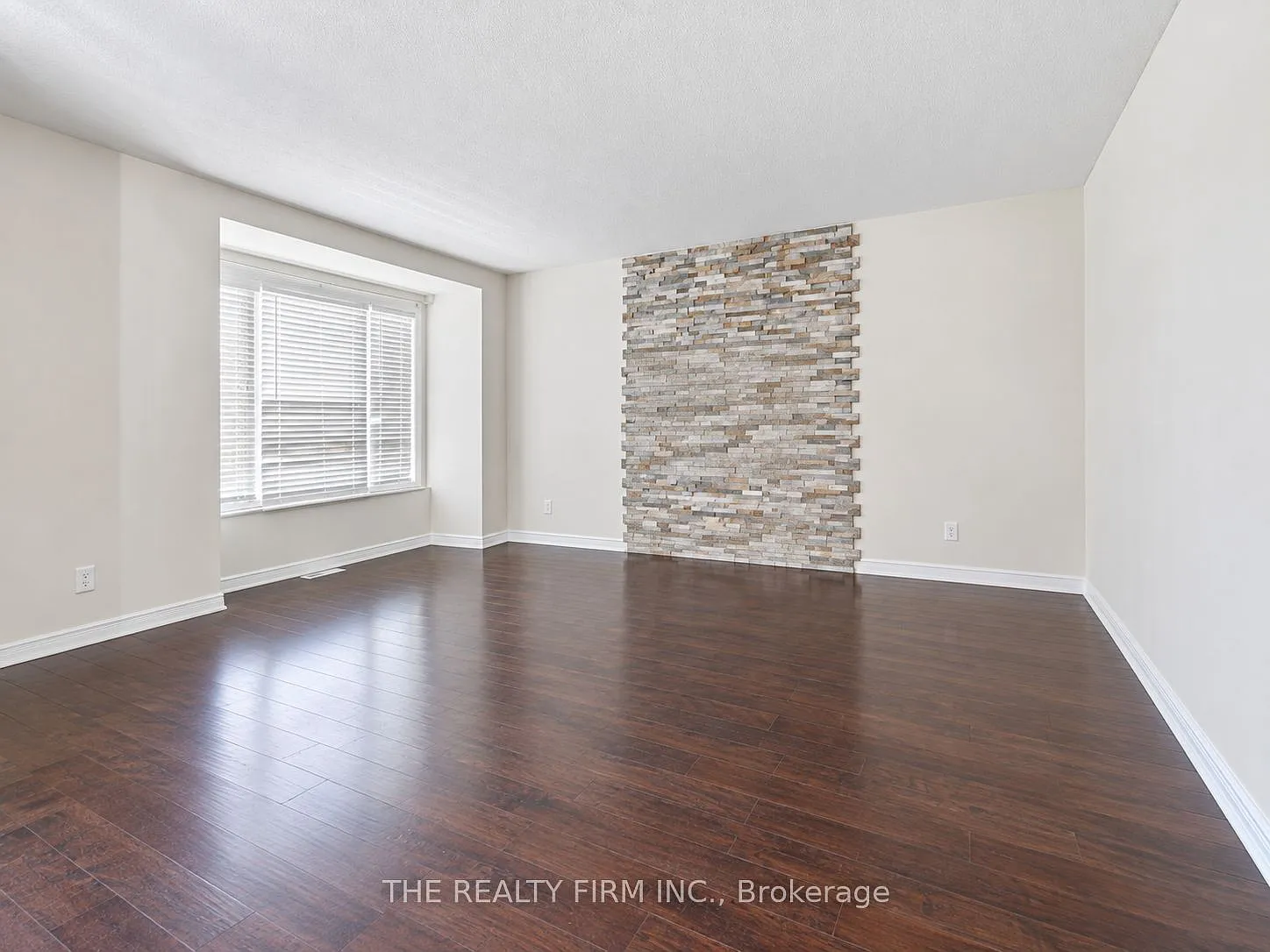 4 bed, $2,300 — Photo 3