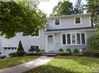 4 Smith St, Closter, NJ 07624