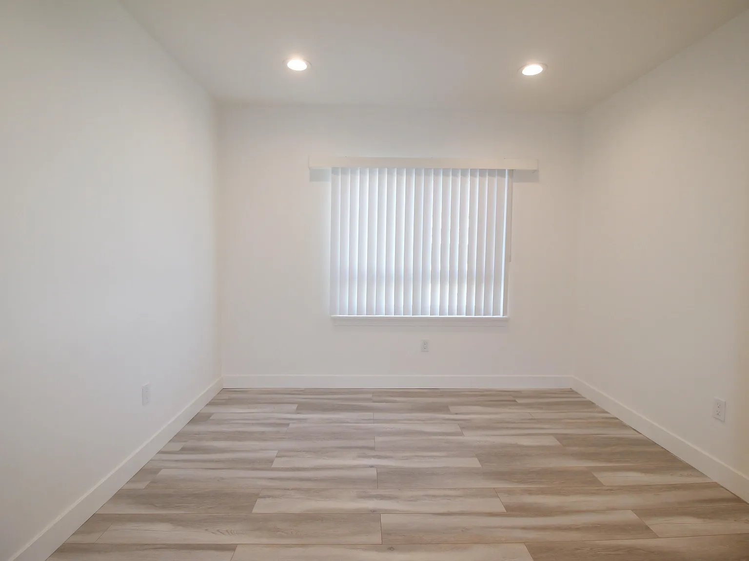2 bed, 1000 sqft, $2,995 — Photo 2