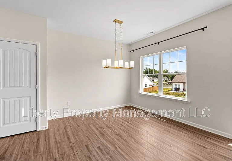 433 Troy Dr — Photo 5